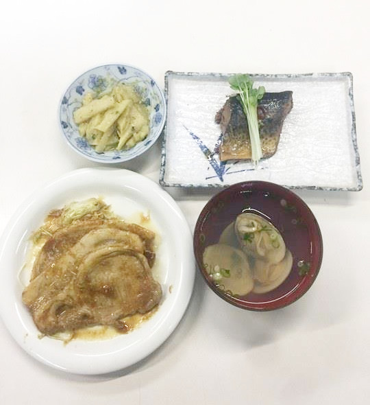 ☆日替わり夕食の献立:白海老のかき揚げ☆(ビジネスホテル レストコーポ西浜)